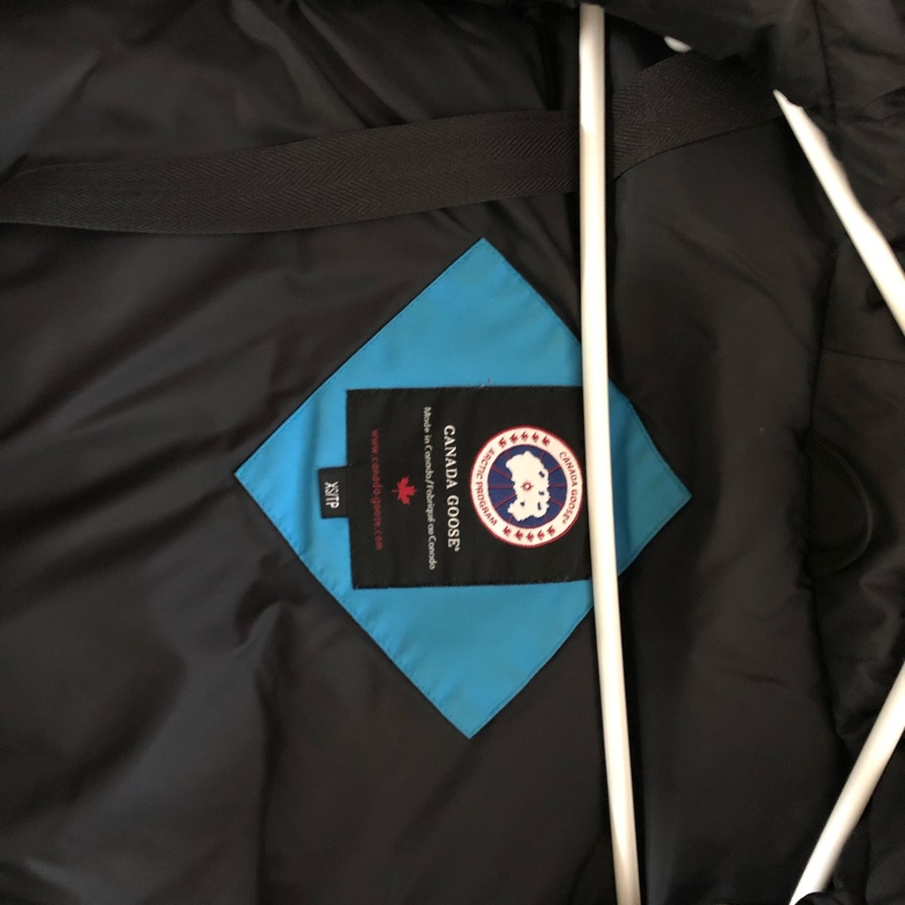 Authentic Canada Goose Montebello Parka - Picture 8 of 16